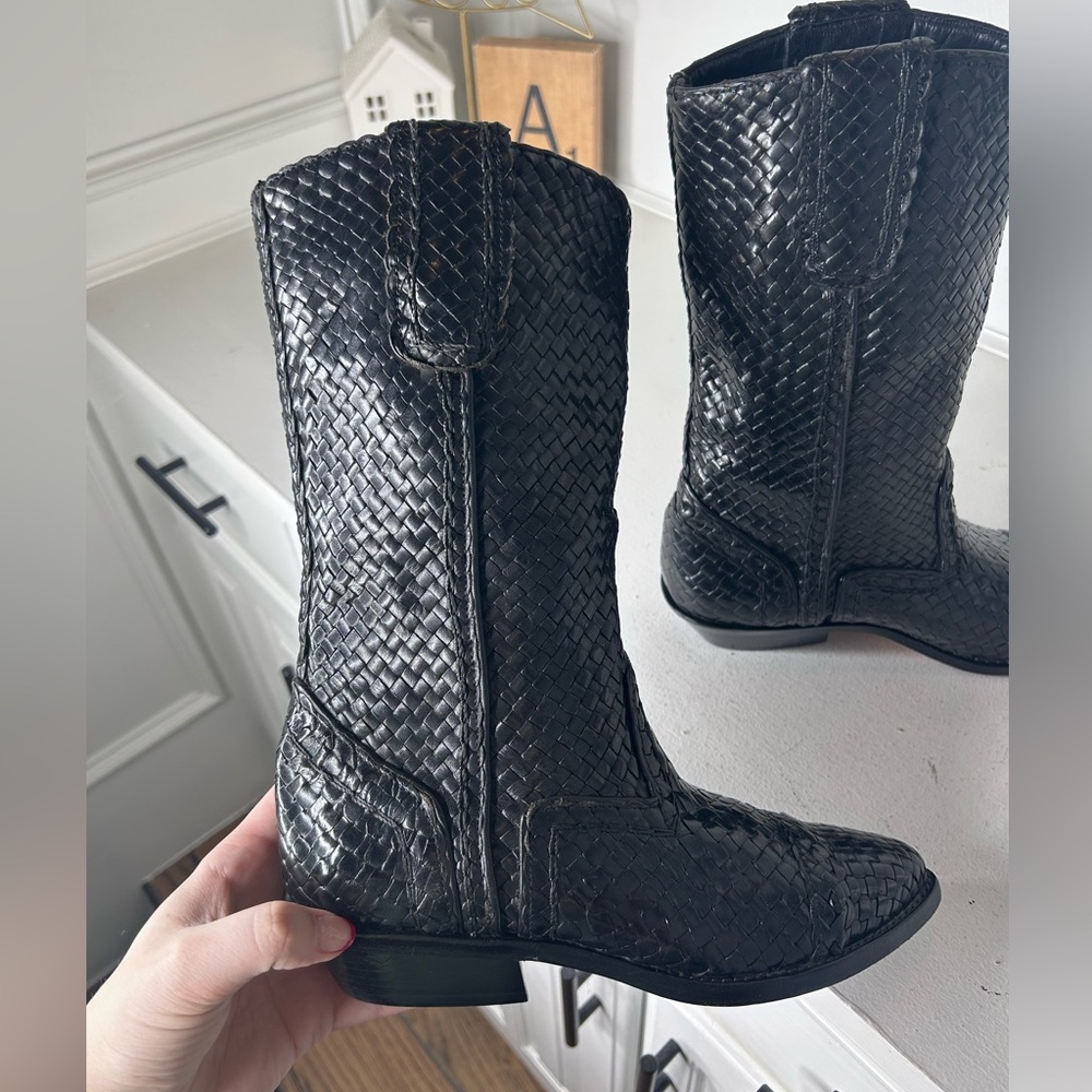 **SOLD**Cole Haan Bragano Woven Leather Western Boots Women’s 7M Black Vintage - Picture 6 of 7